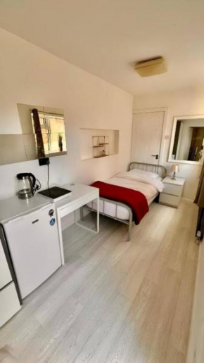 Private Single Room With Ensuite In Chorlton